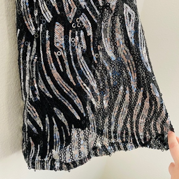 Romeo Juliet Couture • Sexy Sequence Black & Silver Mini Party Dress - Picture 8 of 12
